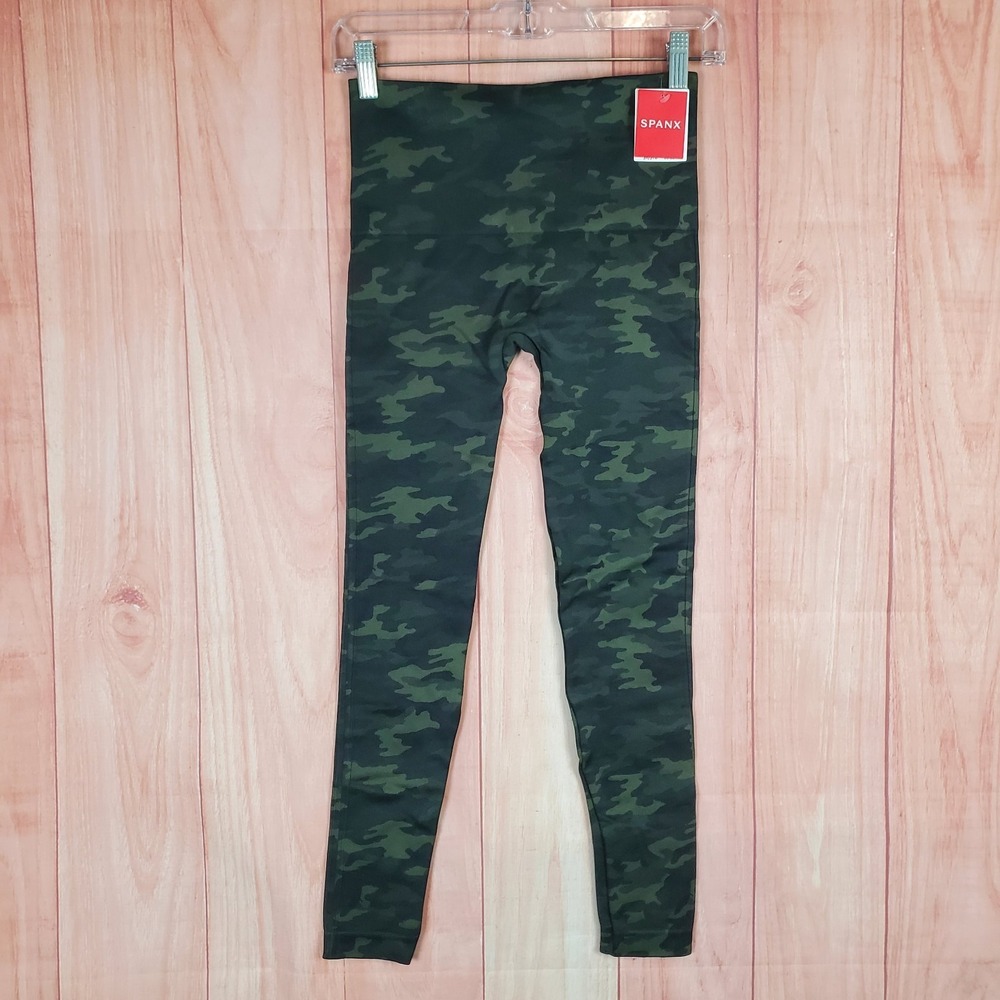 Spanx Womens Legging Sz Medium Green Camo Seamless Elastic Waist Stretch Pull On